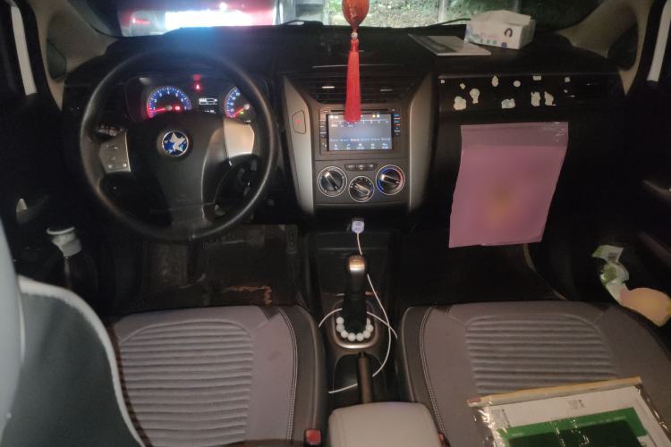 Used Venucia R50X 2015 1.6L Manual Luxury Edition