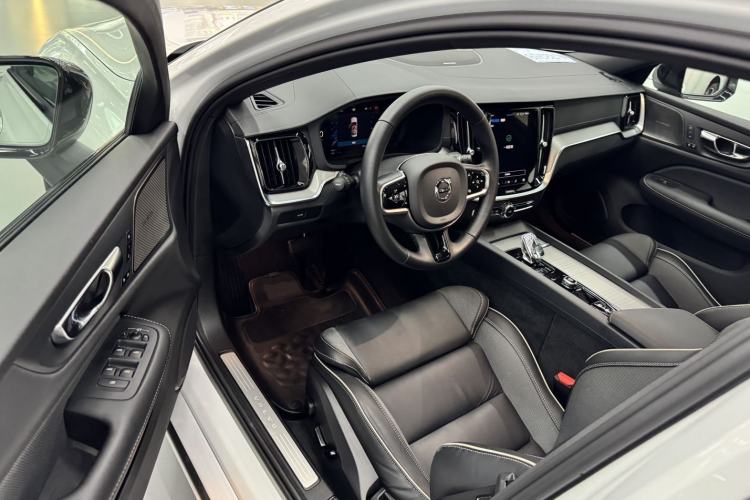 Used Volvo S60 2025 B5 Zhiya Sport Edition Driver Seat