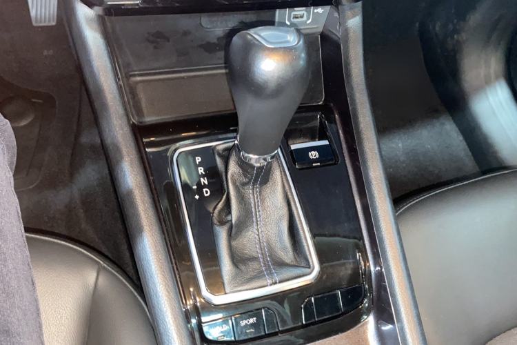 Used Jeep Compass 2021 220T Automatic Leading Edition Gear Lever