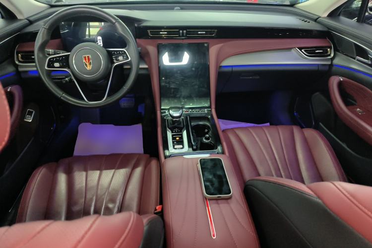 Used Hongqi H5 2024 2.0T Automatic Smart Connect Flagship Edition Center Console