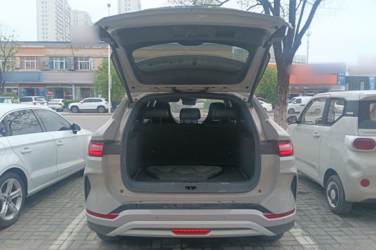 Used BYD Song PLUS New Energy 2024 HONOR Edition DM-i 71km Luxury Model Trunk