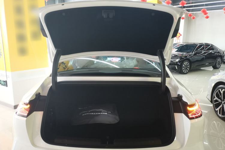 Used Geely Galaxy 8 2025 130km EM-i Prestige Edition Trunk