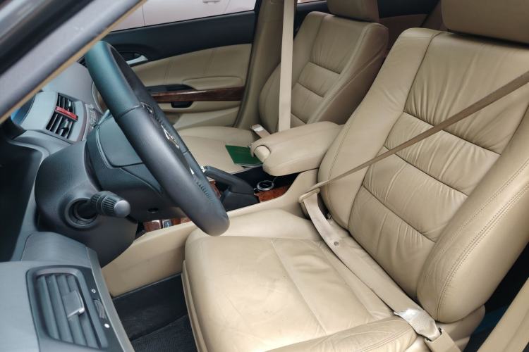 Used Honda Accord 2012 2.0L SE
