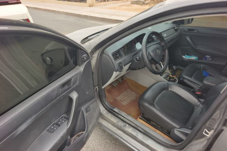 Used Skoda Rapid 2015 1.4L Manual Enjoyment Model
