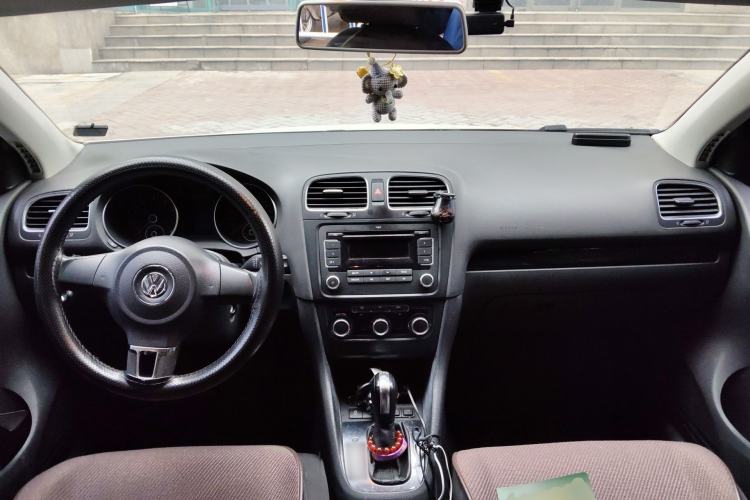 Used Volkswagen Golf 2012 1.4 TSI Automatic Comfort Edition Center Console