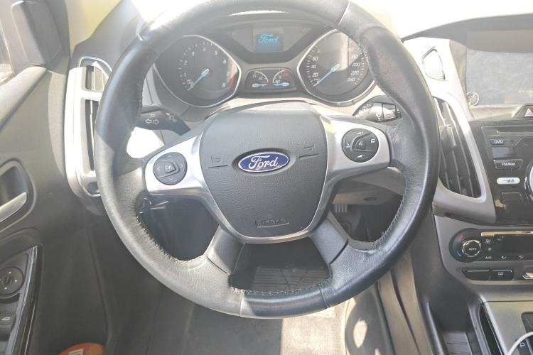 Used Ford Focus 2012 Hatchback 1.6L Automatic Fashion Edition Steering Wheel