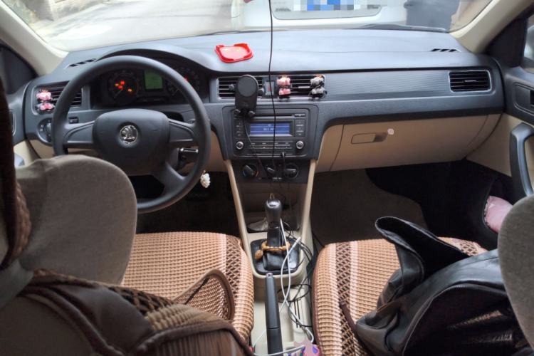 Used Skoda Rapid 2015 1.6L Automatic Smart Selection Model