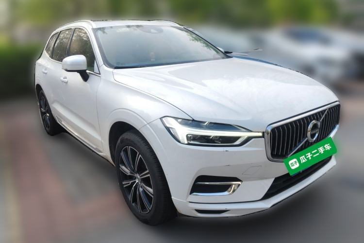 Used Volvo XC60 2020 T5 4x4 Smart Luxury Edition Front Right 45 Deg