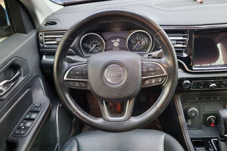 Used Jeep Grand Commander 2018 2.0T Four-Wheel Drive Smart Enjoyment Version China V Emission Standard
