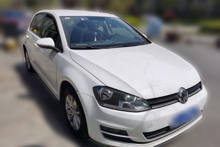 Used Volkswagen Golf 2015 1.6L Automatic Fashion Model Front Right 45 Deg