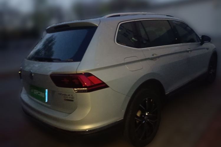 Used Volkswagen Tiguan L 2018 380TSI Automatic All-Wheel Drive Flagship Edition Rear Right 45 Deg