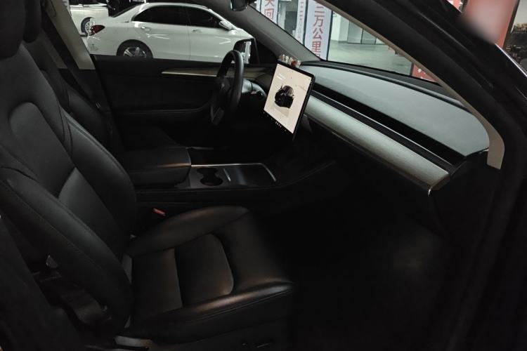 Used Tesla Model Y 2022 Rear-Wheel-Drive Version
