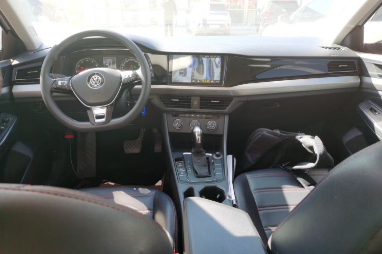 Used Volkswagen Bora 2020 1.5L Automatic Fashion Edition Center Console