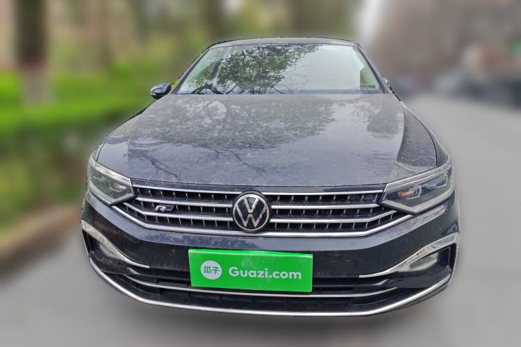 Used Volkswagen Magotan 2024 2 Million Units Zhongxiang Version 330TSI DSG Luxury Edition Front