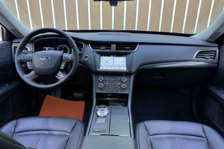 Used Ford Taurus 2017 EcoBoost 245 Fashion Edition Interior 1