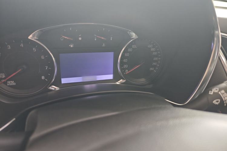 Used Chevrolet Equinox 2019 535T Automatic YuJie Edition China VI Interior 4