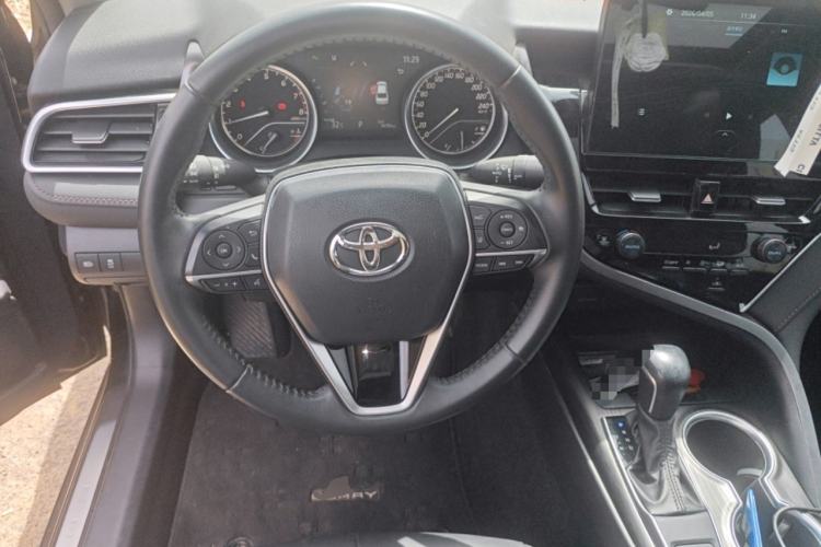 Used Toyota Camry 2021 2.0G Luxury Edition
