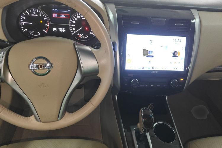 Used Nissan Teana 2013 2.0L XE Fashion Edition Center Console