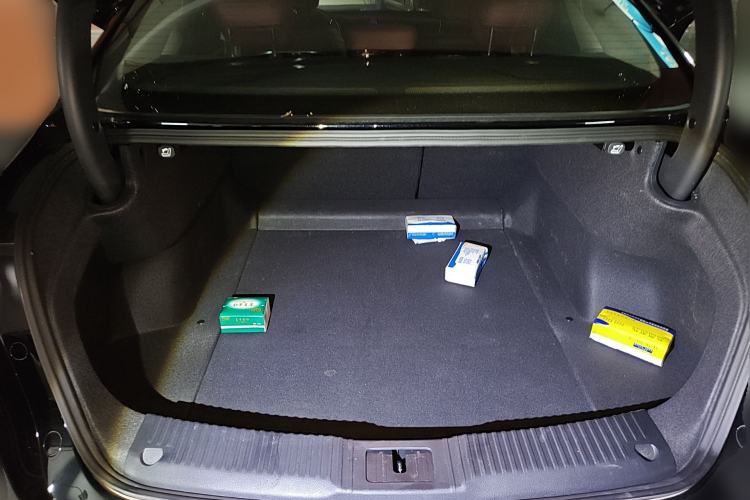 Used Hongqi H5 2025 1.5T DCT Qiyun 500 000th Unit Commemorative Edition Trunk