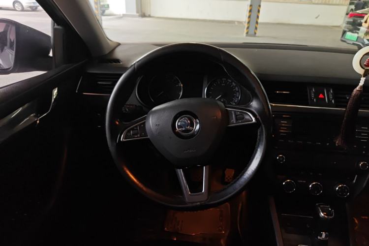 Used Skoda Octavia 2017 1.6L Automatic Chuanxing Edition Steering Wheel