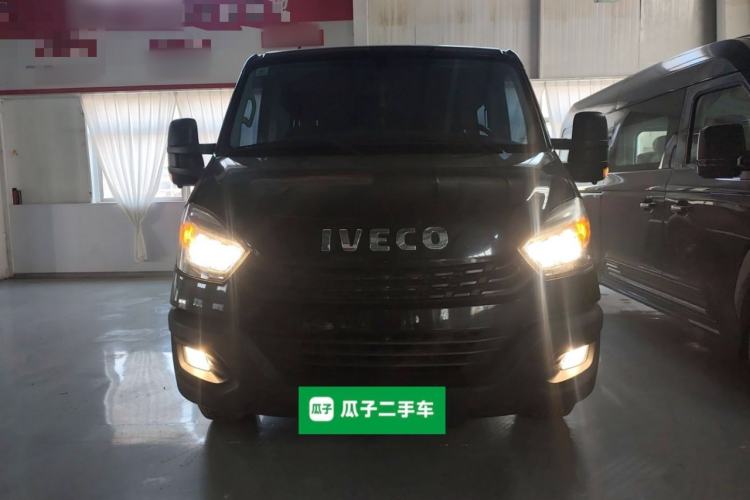 Used Iveco Eurocargo 2021 2.0T Manual Super-Rui Short Wheelbase Low-Roof Side-Hinged Door F1A
