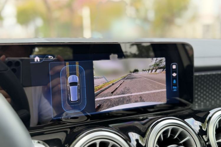 Used Mercedes-Benz GLB 2024 Refresh GLB 220 Fashion Edition Interior 4