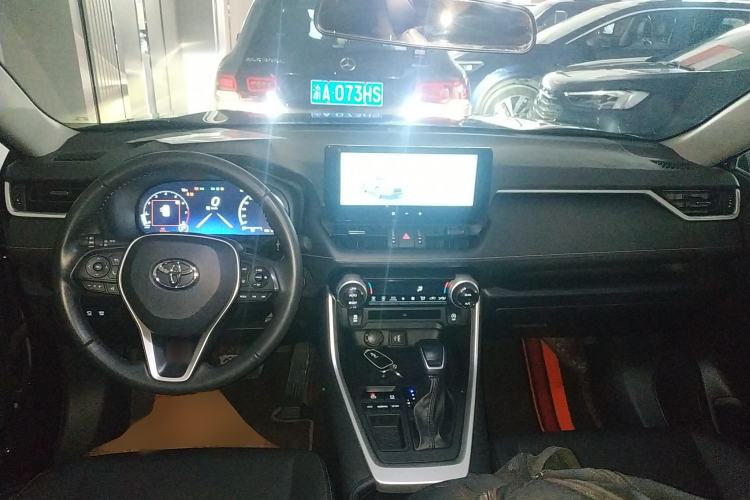 Used Toyota Wildlander 2023 2.0L CVT Two-Wheel Drive Luxury PLUS Edition Center Console