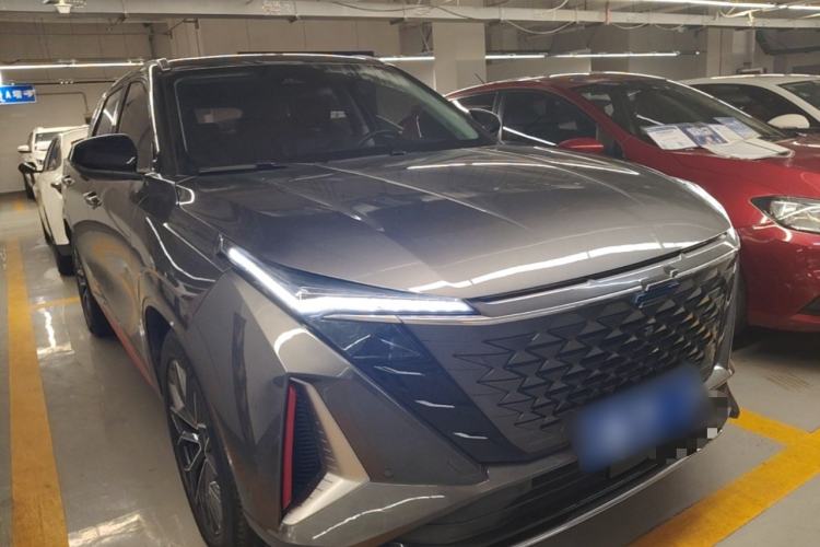 Used CHANGAN OSHAN Z6 2022 Blue Whale 1.5T DCT Smart Navigation Model
