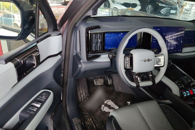 Used Formula Leopard 5 2023 Navigator Edition
