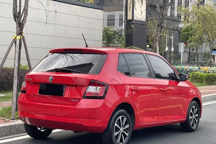 Used Skoda Fabia 2015 1.4L Automatic Front-Drive Model Exterior 6