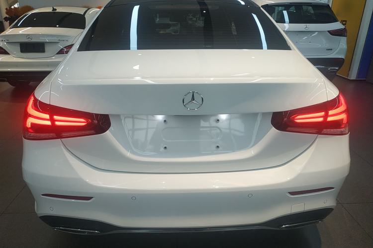 Used Mercedes-Benz A-Class 2022 Revised Version A 200 L Sport Sedan Fashionable Style
