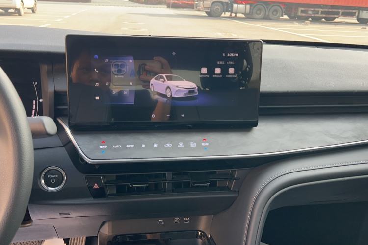 Used Toyota Camry 2026 Model Dual-Engine 2.0HE Elite Edition Interior 3