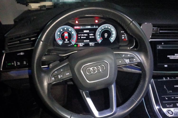 Used Audi Q8 2021 55 TFSI Luxury Dynamic Edition Steering Wheel