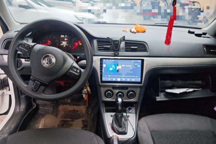 Used Volkswagen Lavida 2013 Revised Classic 1.6L Automatic Fashion Edition Center Console