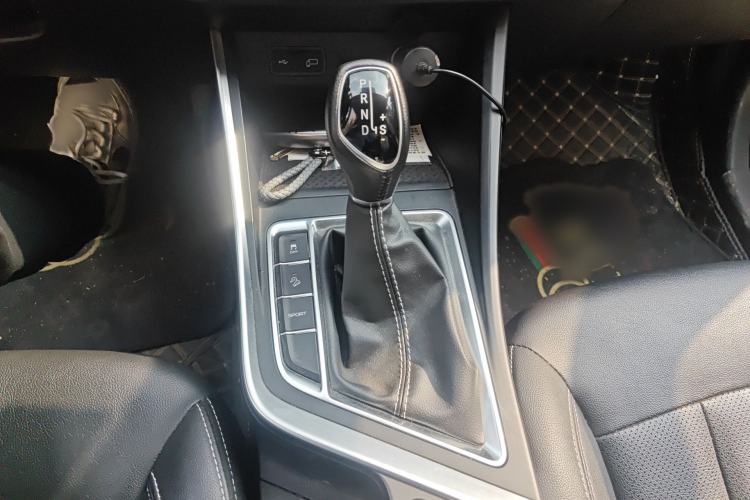 Used Geely Auto Vision X3 2020 1.5L CVT Elite Edition Gear Lever