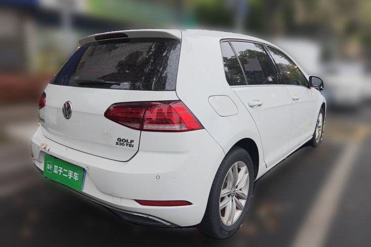 Used Volkswagen Golf 2018 230TSI Automatic Comfort Model Rear Right 45 Deg