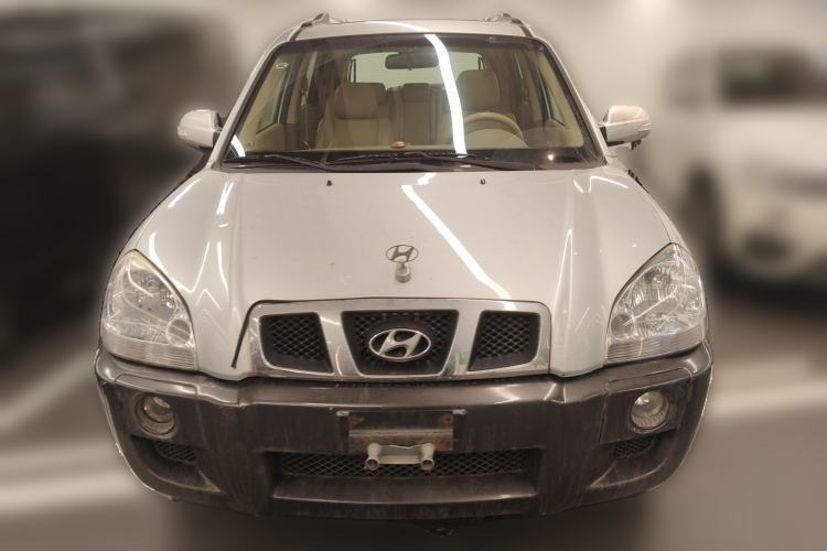 Used Hyundai Tucson 2009 2.0L Automatic Two-Wheel Drive with Sunroof Front