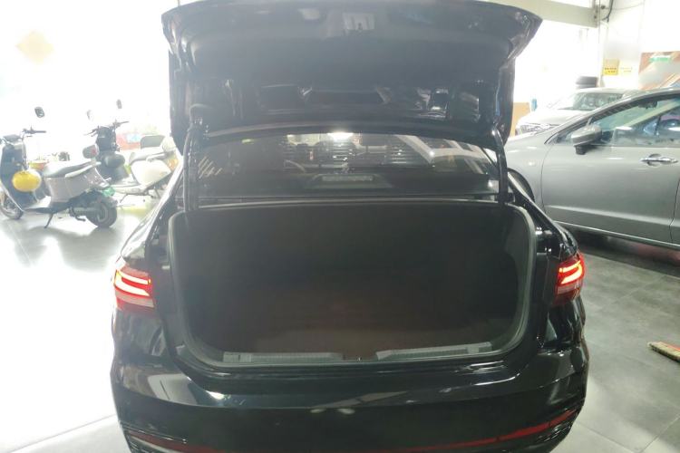 Used Volkswagen Lavida 2023 280TSI DSG Starry Sky Deluxe Edition Trunk