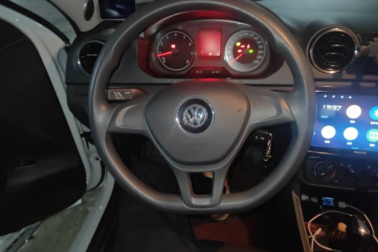 Used Volkswagen Jetta 2017 1.5L Automatic Fashion Model Steering Wheel