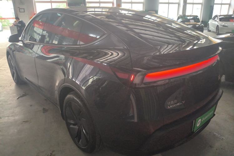 Used Tesla Model Y 2025 Rear-Wheel Drive First Edition Exterior 2