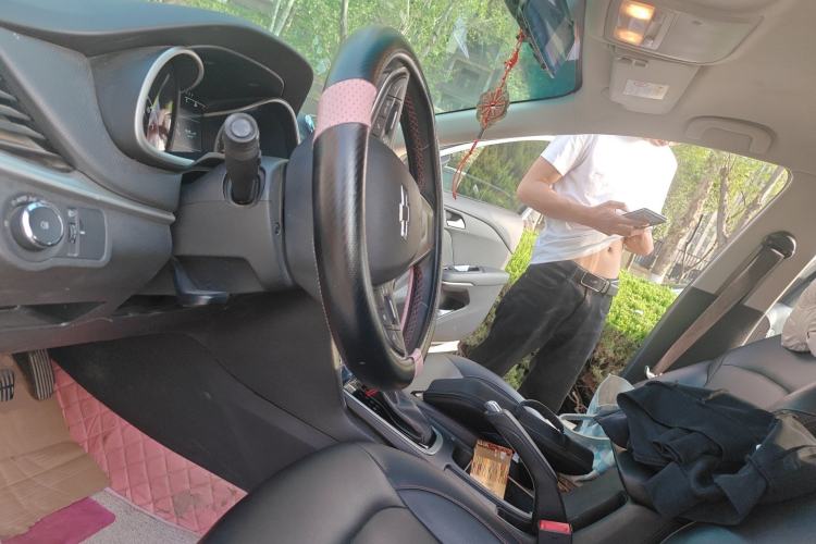 Used Chevrolet Monza 2020 Light Hybrid Redline 320T Dual-Clutch Joyful Edition Left Front Seat