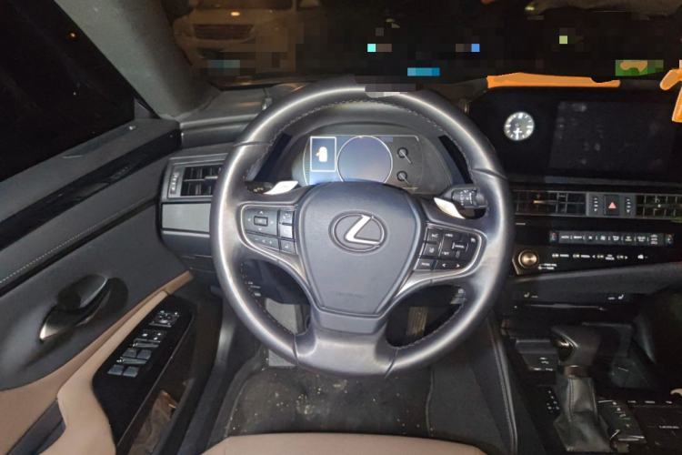 Used Lexus ES 2021 200 Excellence Edition
