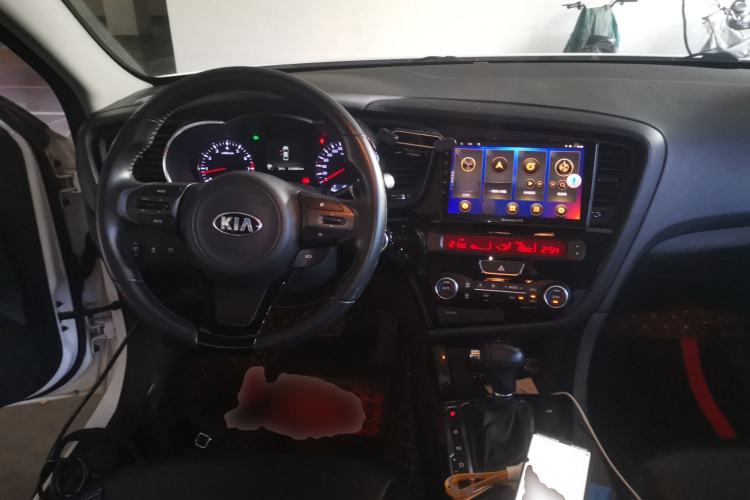 Used Kia K5 2015 2.0L Automatic GLS Center Console