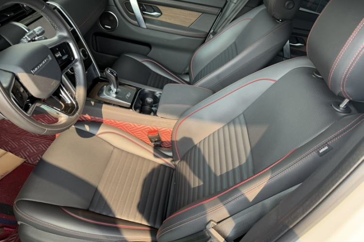 Used Land Rover Discovery Sport 2022 249 PS R-Dynamic S Performance Edition 5 Seats Left Front Seat