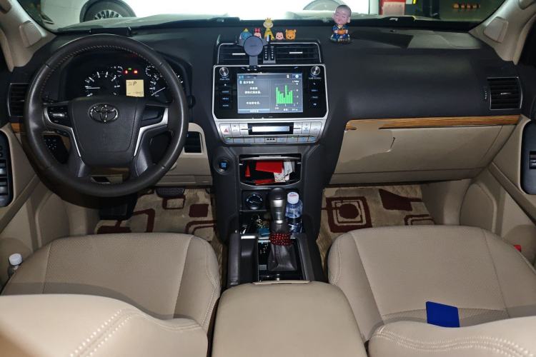 Used Toyota Prado 2018 3.5L Automatic TX Center Console