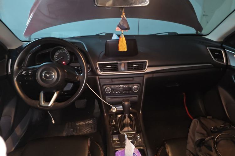 Used Mazda 3 Axela 2019 Cloud-Controlled Sedan 1.5L Automatic Luxury Model China VI Standard