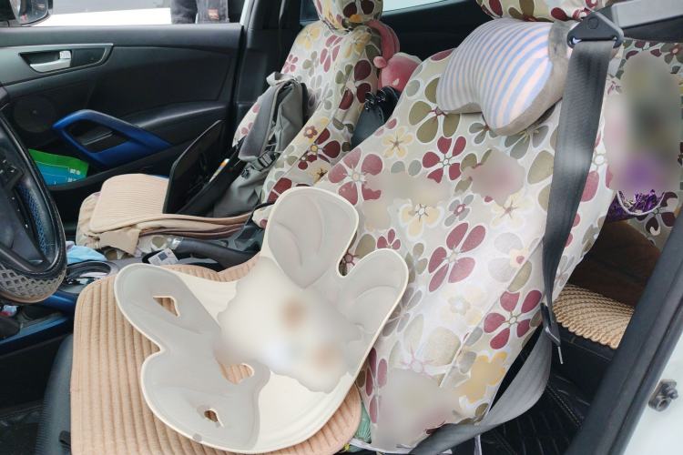 Used Hyundai Veloster 2015 1.6T Automatic Luxury Edition Left Front Seat