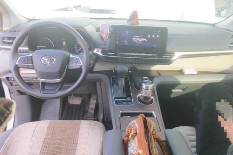 Used Toyota Granvia 2024 2.5L Hybrid Comfort Edition Center Console