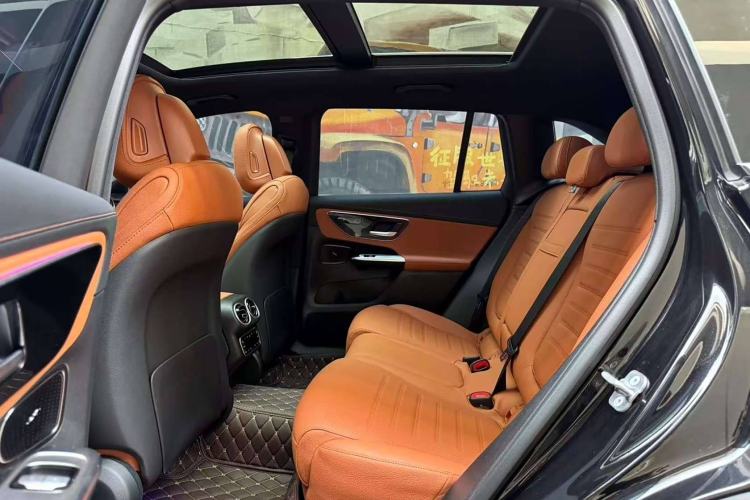 Used Mercedes-Benz GLC 2024 GLC 260 L 4MATIC Dynamic Edition 5-seater