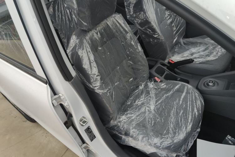 Used Wuling Hongguang New Energy 2024 All-Electric Model 300KM Standard Version Right Front Seat